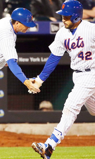 MLB Quick Hits: d'Ar-NOOOO! Mets' catcher fractures hand
